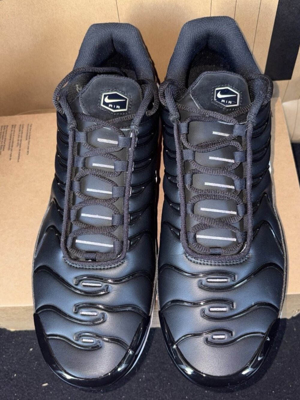 NEW Nike Air Max Plus Panda Black Golf Shoes Mens Size 13 FZ4150-001 - Picture 4 of 8